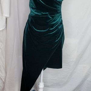 quiz emerald green dress